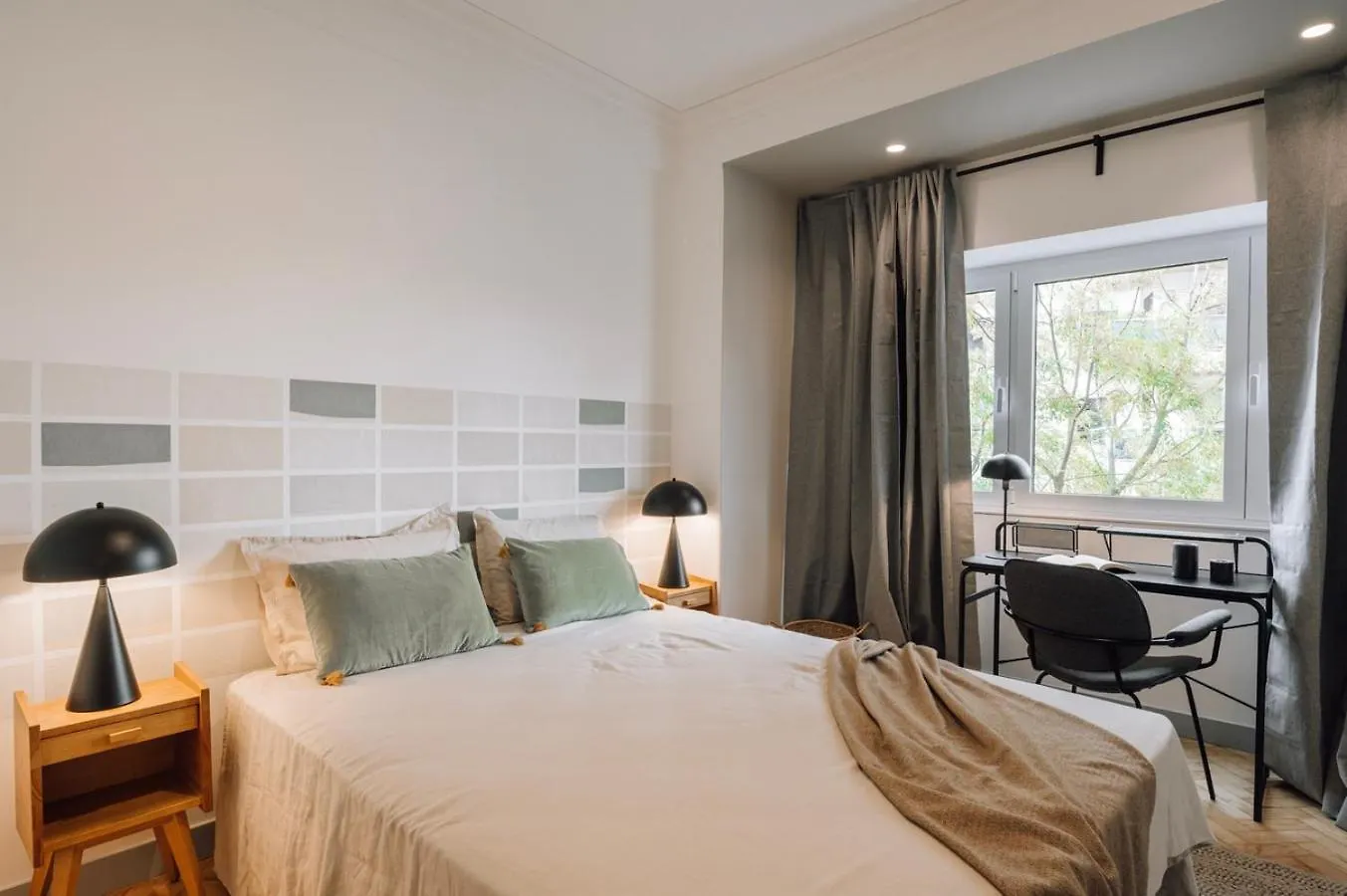 Tagus - 2 Bedrooms In Estrela Lisboa 0*,  Portugal